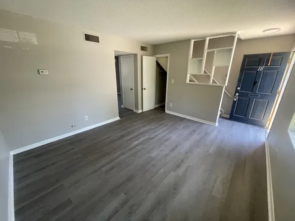120 Byrum St APT 18, Cary, NC 27511