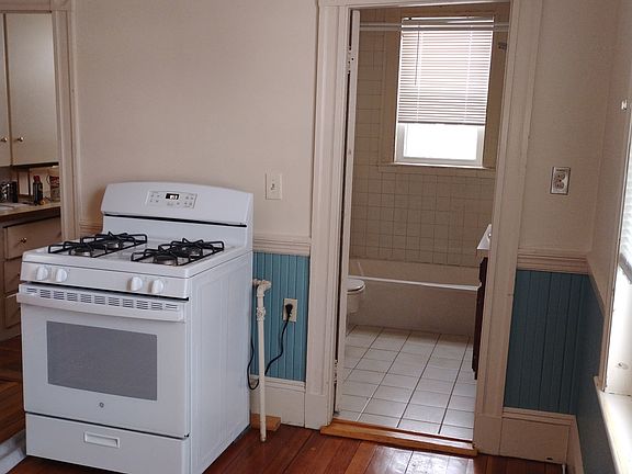 4th image of 4 Dreeme St #1