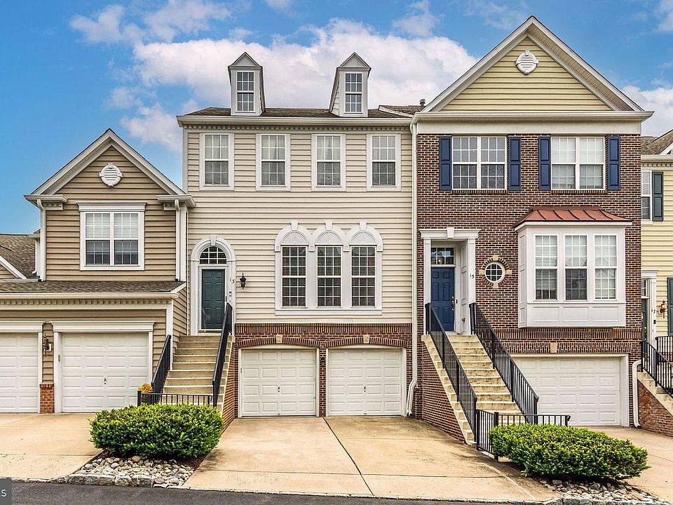 1st image of 13 Addison Ct