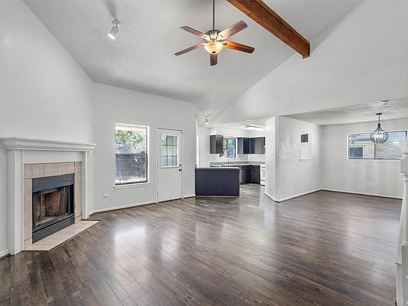 2nd image of 205 Applewood Dr