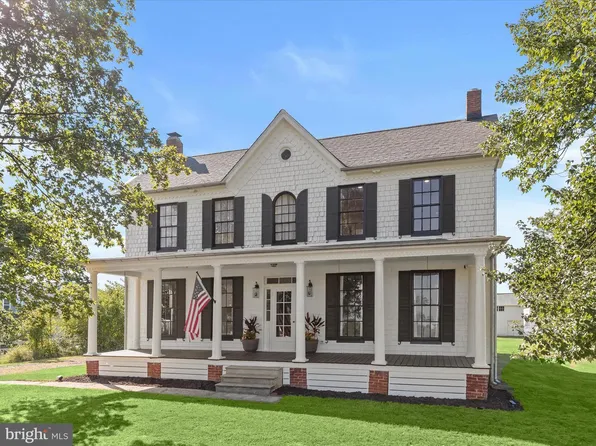 8221 Meadowood Dr, Hanover, MD 21076