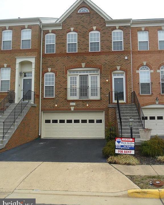 1st image of 22004 Avonworth Sq