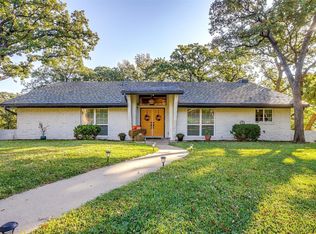 1203 Pebble Creek Dr, Euless, TX 76040