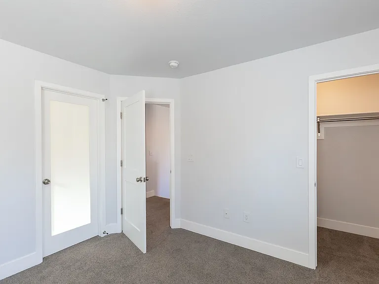 1056 Watt St — Photo 25