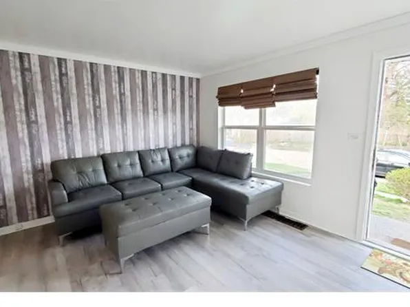 1114 Porter St, Waukegan, IL 60085