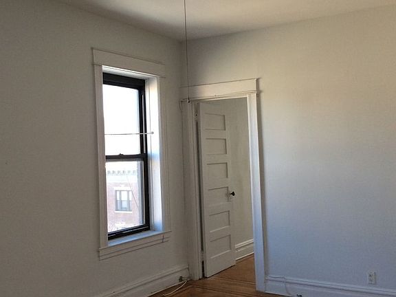 4th image of 212 Prospect Park W APT 3