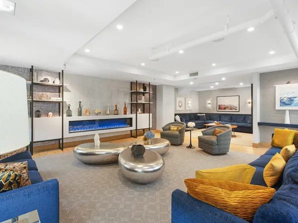 345 East 94th Street image 14 of 25