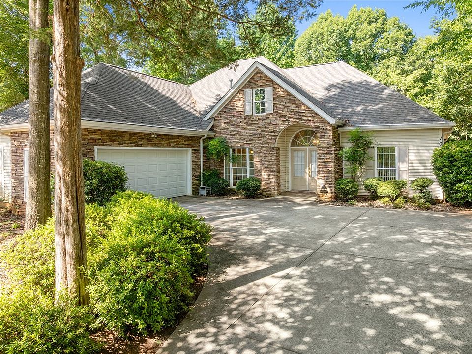 1st image of 108 Winterbrook Cir