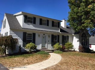 105 Lynnwood Rd, Waverly, PA 18471