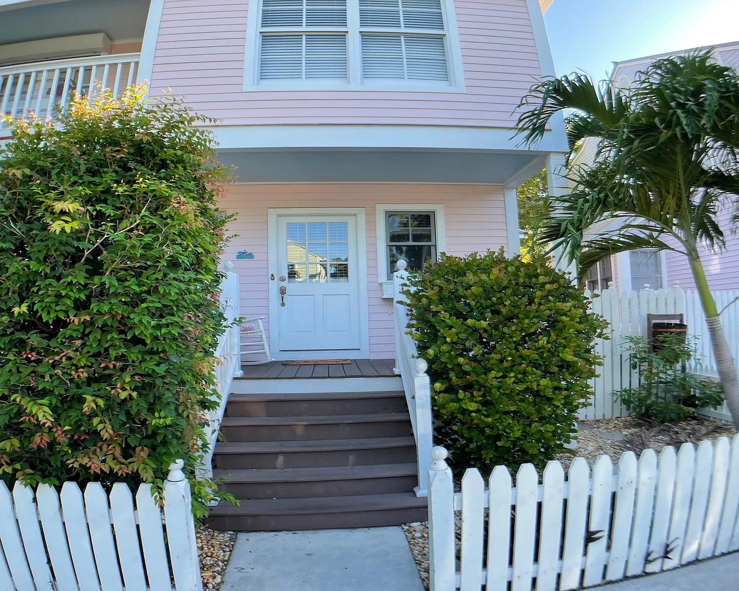 2 bed, 1.5 bath, 875 sqft, $4,200 — Photo 1
