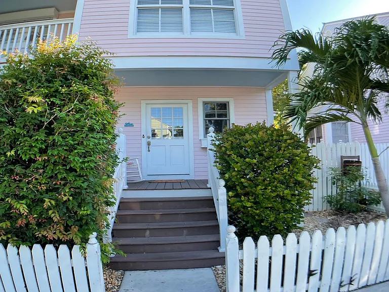 84 Golf Club Dr — Photo 1
