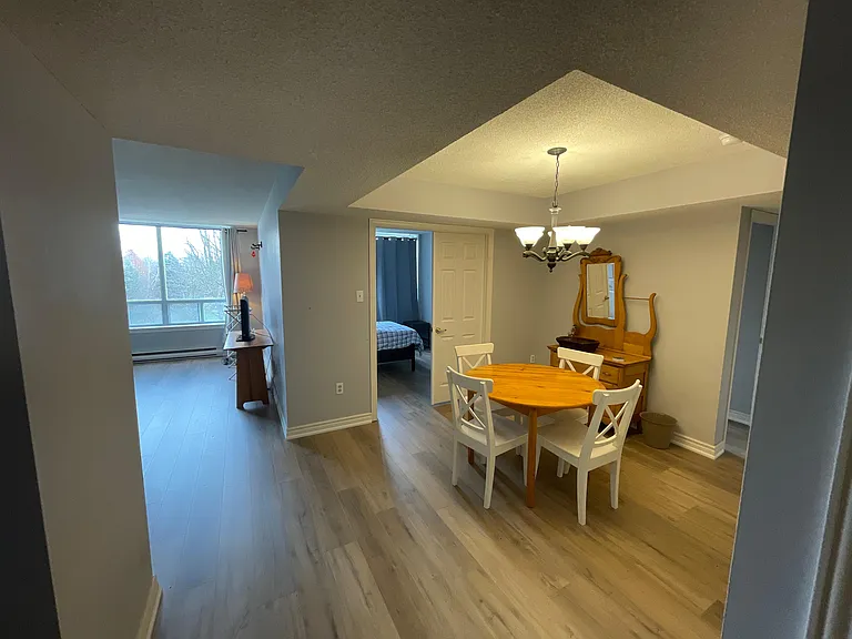 1510 Richmond St #410 — Photo 14