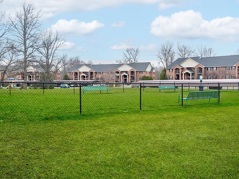 Georgetown Park Apartments — Photo 31