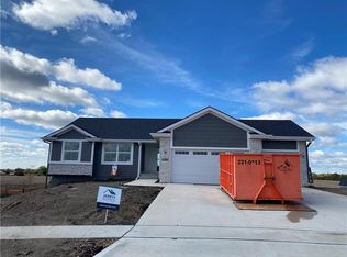 2402 Caroline Ct SW, Altoona, IA 50009