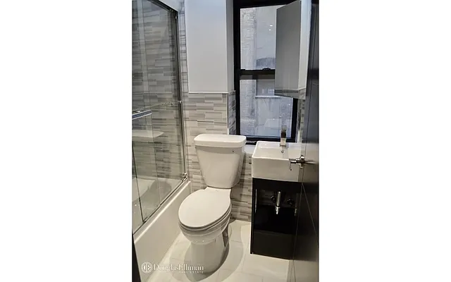 Rented by Douglas Elliman | media 22