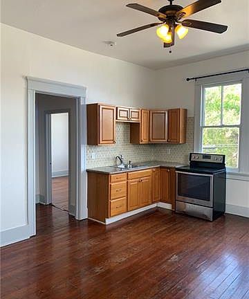 4th image of 3030 General Pershing St #C