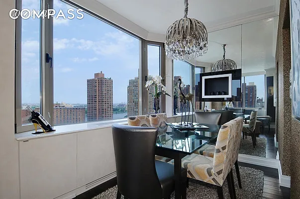 Sold by Compass | media 7