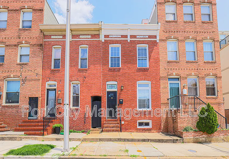 1007 Baylis St — Photo 1