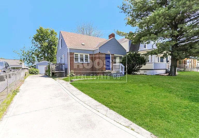 1154 Miller Ave — Photo 2