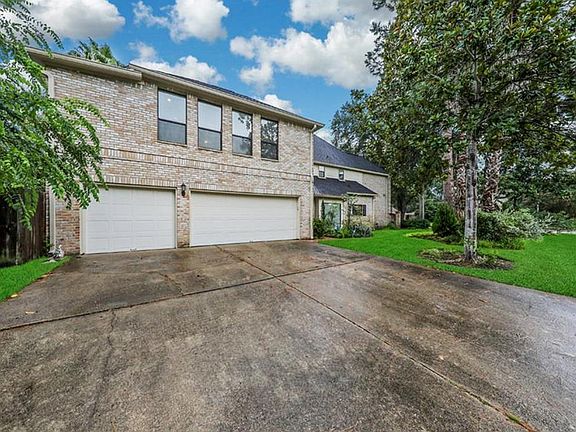 3rd image of 1126 Crossroads Dr