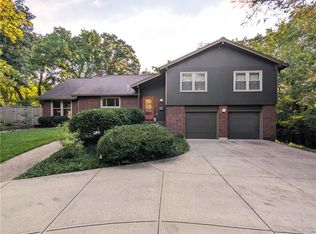10050 Roe Ave, Overland Park, KS 66207