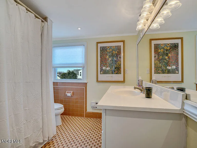 111 Beacon Blvd — Photo 30