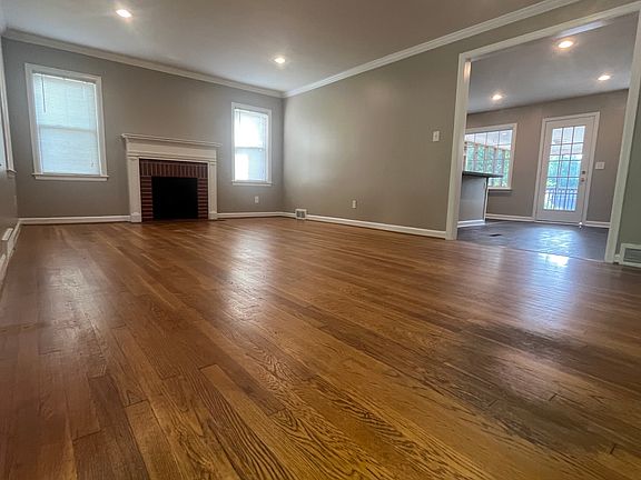 3rd image of 268 Boiling Springs Dr