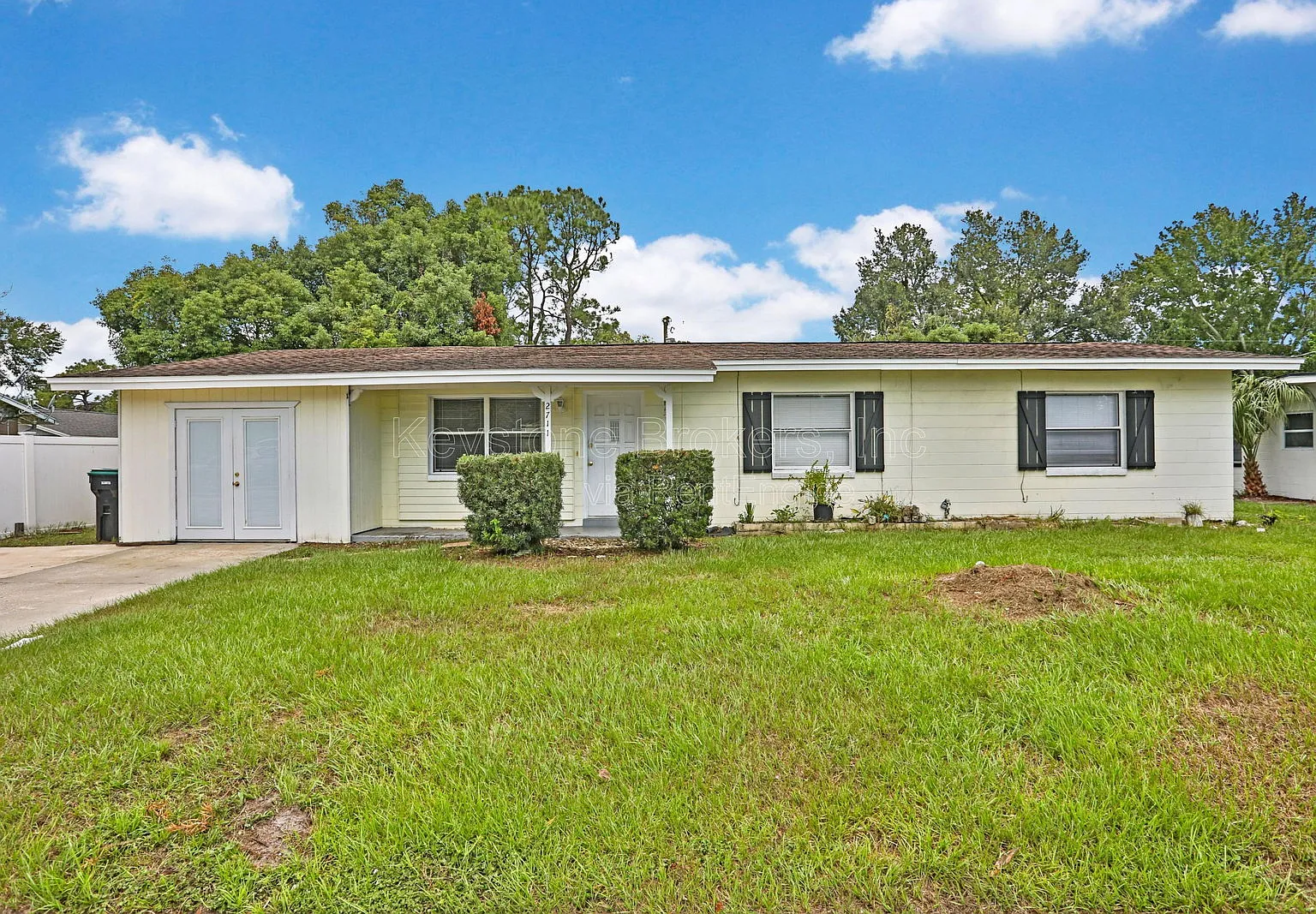 3 bed, 2.0 bath, 1175 sqft, $2,015 — Photo 1