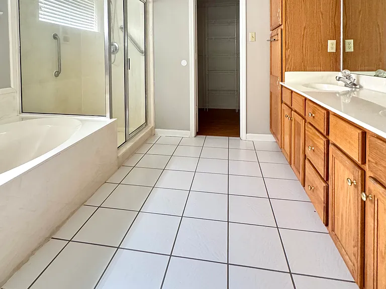 6140 Tamara Cv — Photo 11