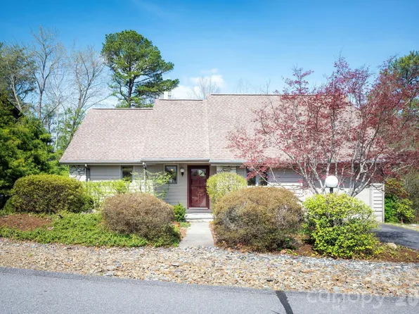 4 Zachary Ridge Rd, Asheville, NC 28804