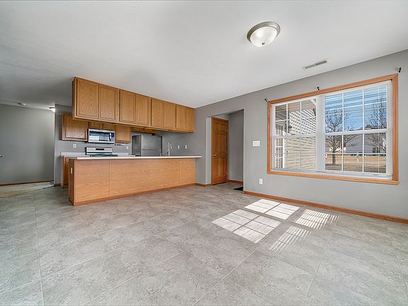 5th image of 6425 Oak Crest Ln #1