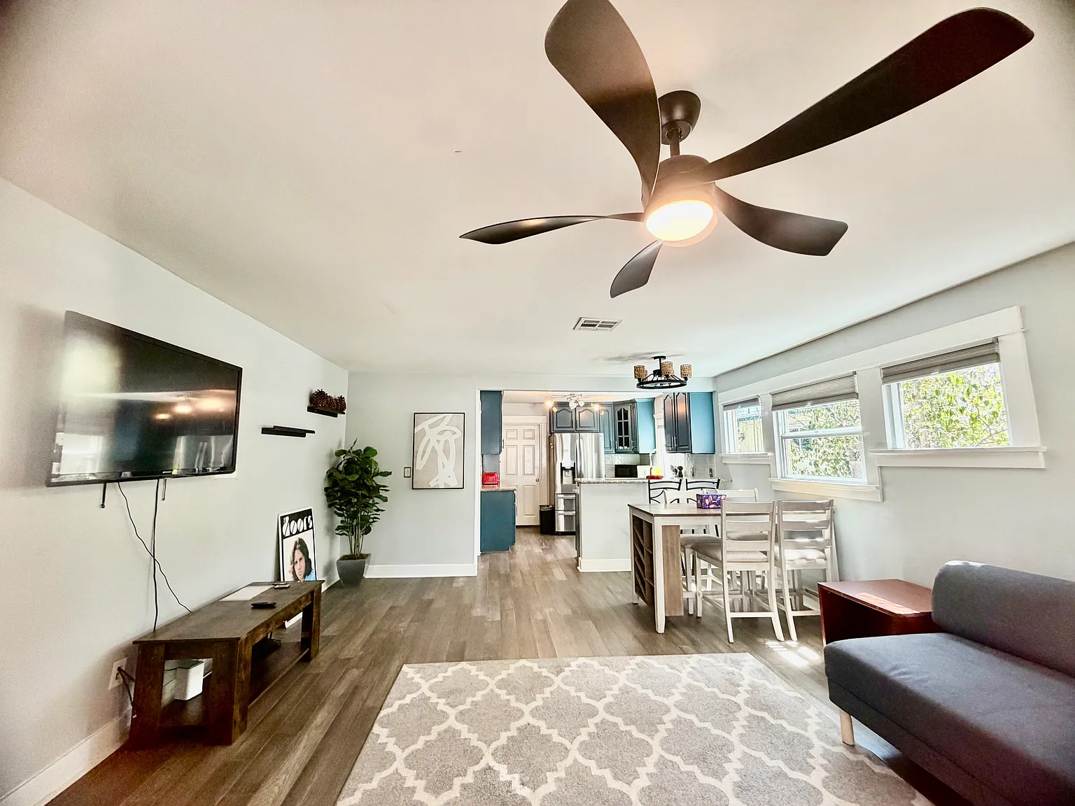 2 bed, 1300 sqft, $3,500 — Photo 3