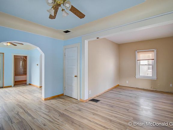 5th image of 2045 Galewood Ave SW