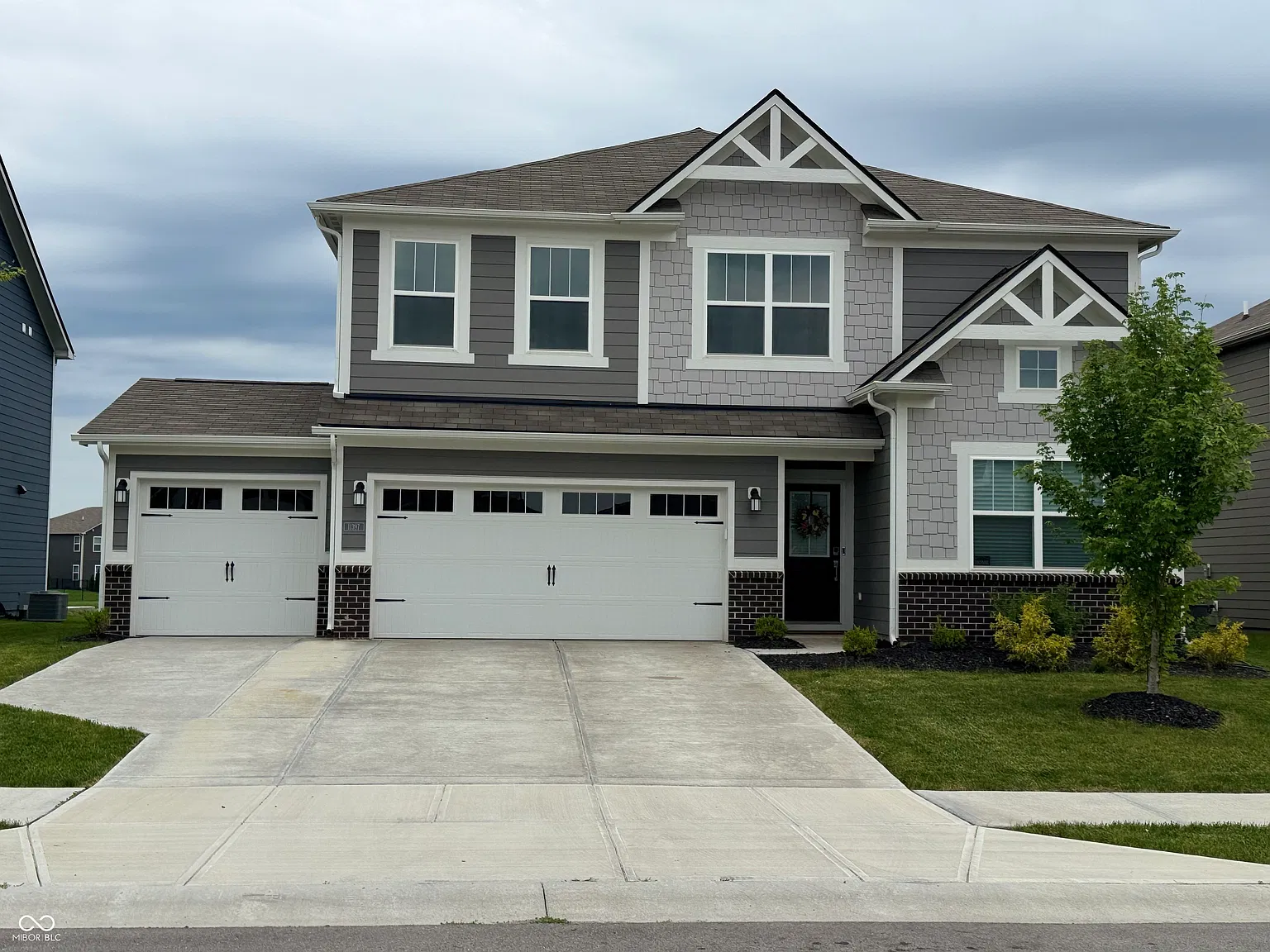 5 bed, 3.0 bath, 2740 sqft, $2,900 — Photo 2