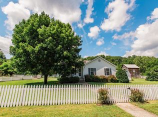 191 Front St, Renick, WV 24966