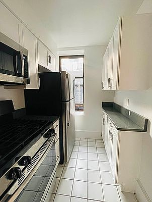 5th image of 147 W 79th St #C14