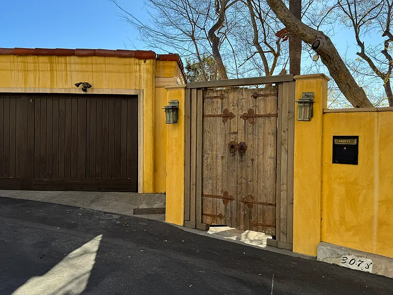 Belden Dr — Photo 24