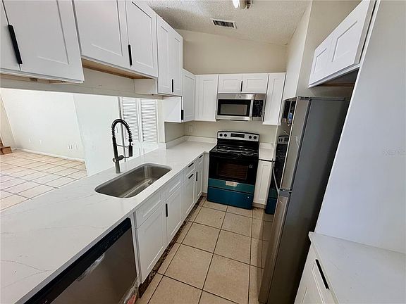 3rd image of 918 OTTO VILLA PLACE #9