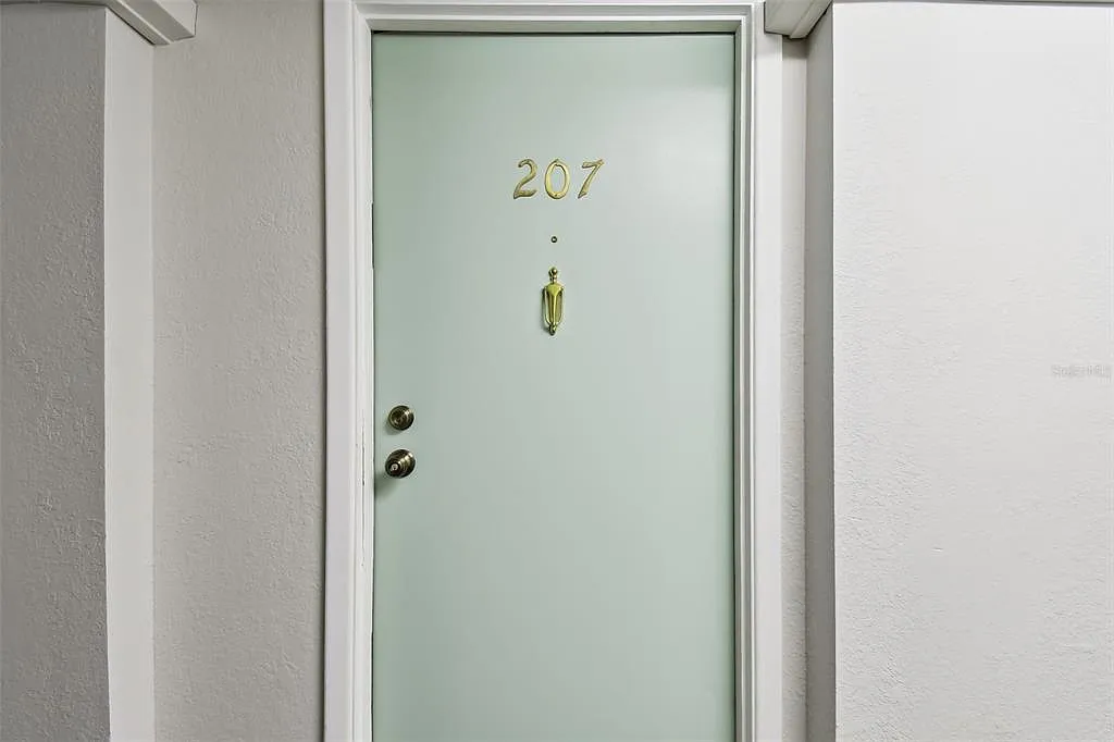 1 bed, 1.0 bath, 760 sqft, $2,100 — Photo 3
