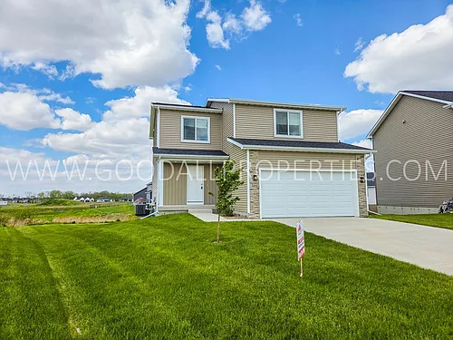 305 NW Morgan Ct Photo 1