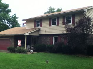 8949 Northlake Dr, Wadesville, IN 47638