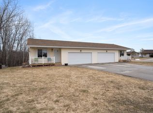 2980 Dogwood Ct, Suamico, WI 54173