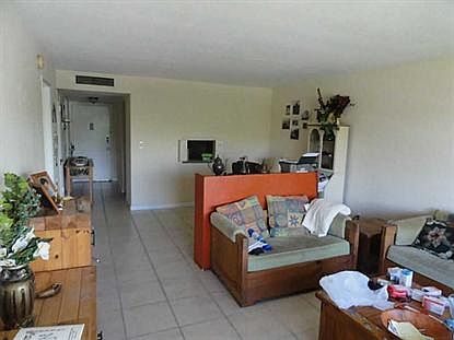 2nd image of 1400 NE 191st St APT 303