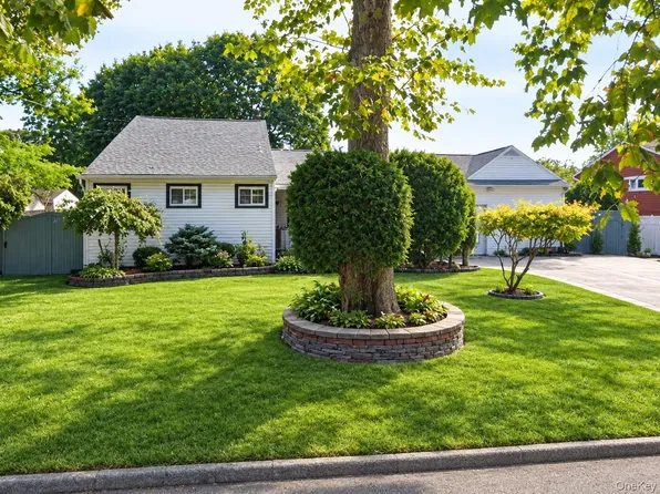 1327 Brooklyn Boulevard, Bay Shore, NY 11706