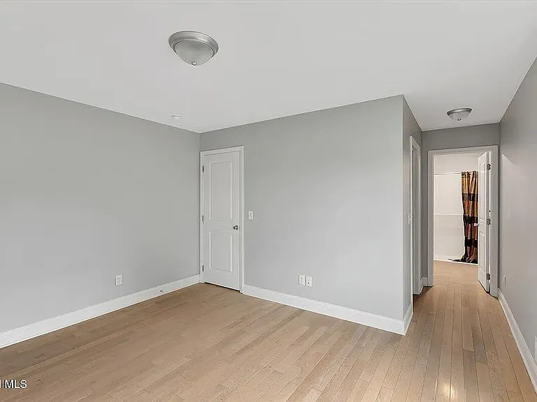 10 Old Pine Ave — Photo 5