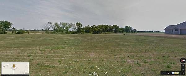 2nd image of 841 Deerpath Rd