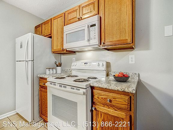 2nd image of 1080 Pennington Ct APT 9