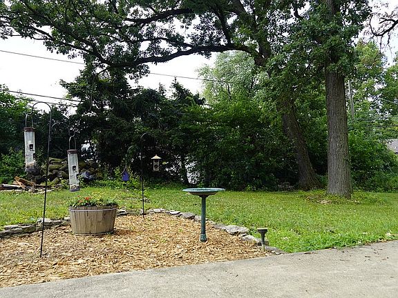 3rd image of 824 Westwood Ave