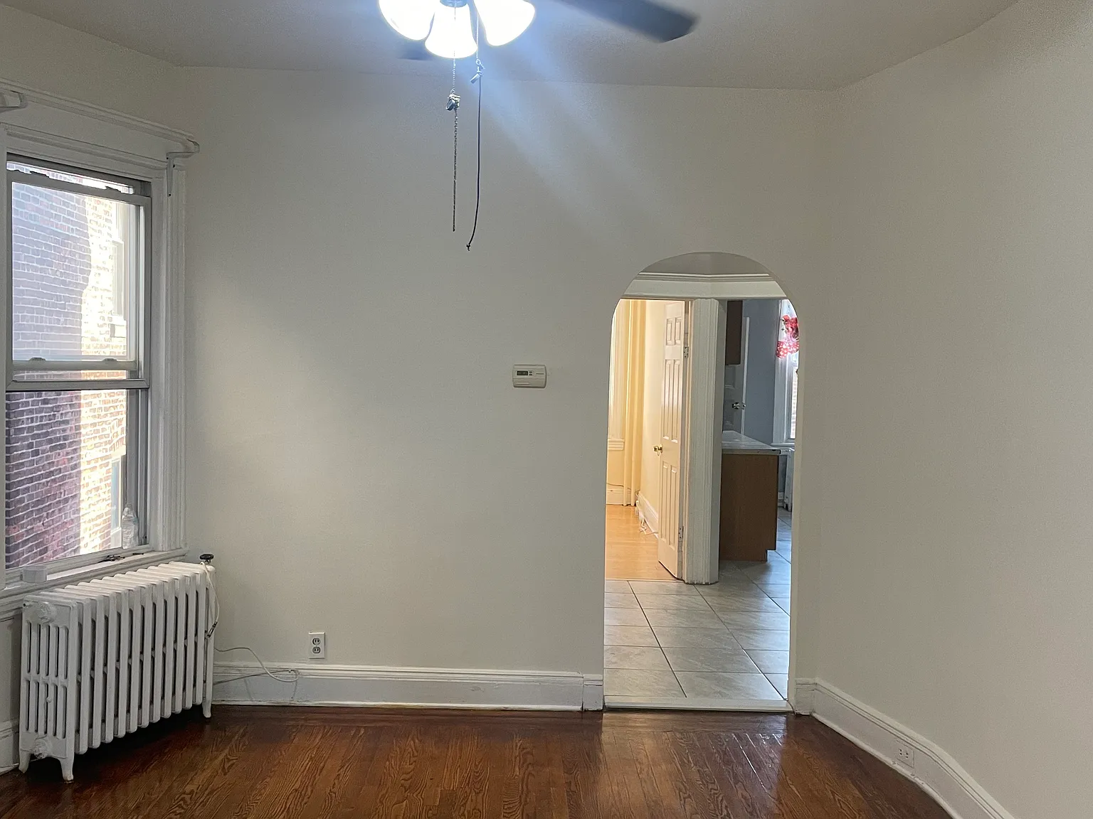4 bed, 2500 sqft, $2,500 — Photo 4