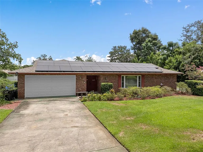 1435 Paula Dr — Photo 1